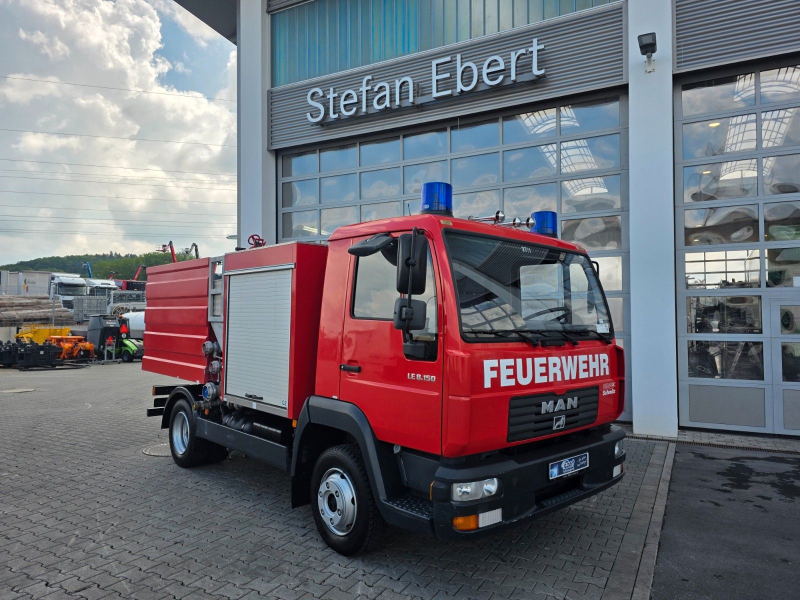 Fahrzeugabbildung MAN LE 8.150 Schaum-Löschfahrzeug 2.500L SLF 25/25