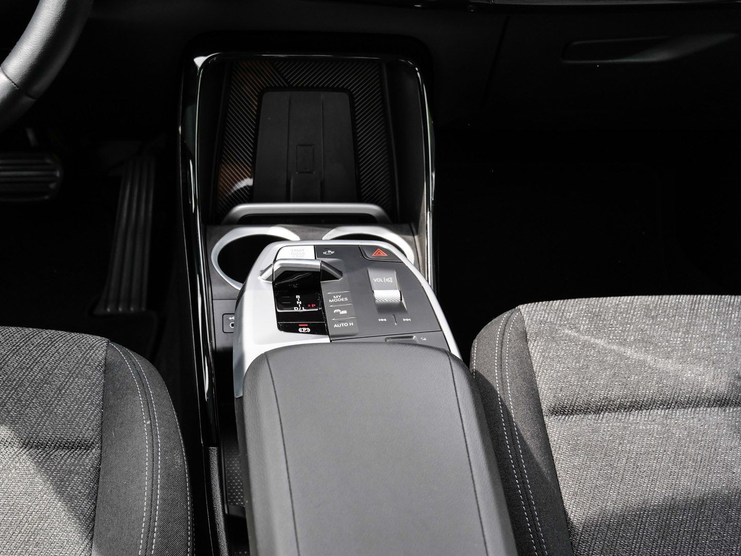 BMW X1 sDrive18d DA+ adpt.LED PA Komfortzugang foto 14