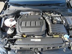 VW Golf VIII Variant 2.0 TDI Life DSG LED Navi Ahk VW Golf VIII Variant 2.0 TDI Life DSG LED Navi Ahk