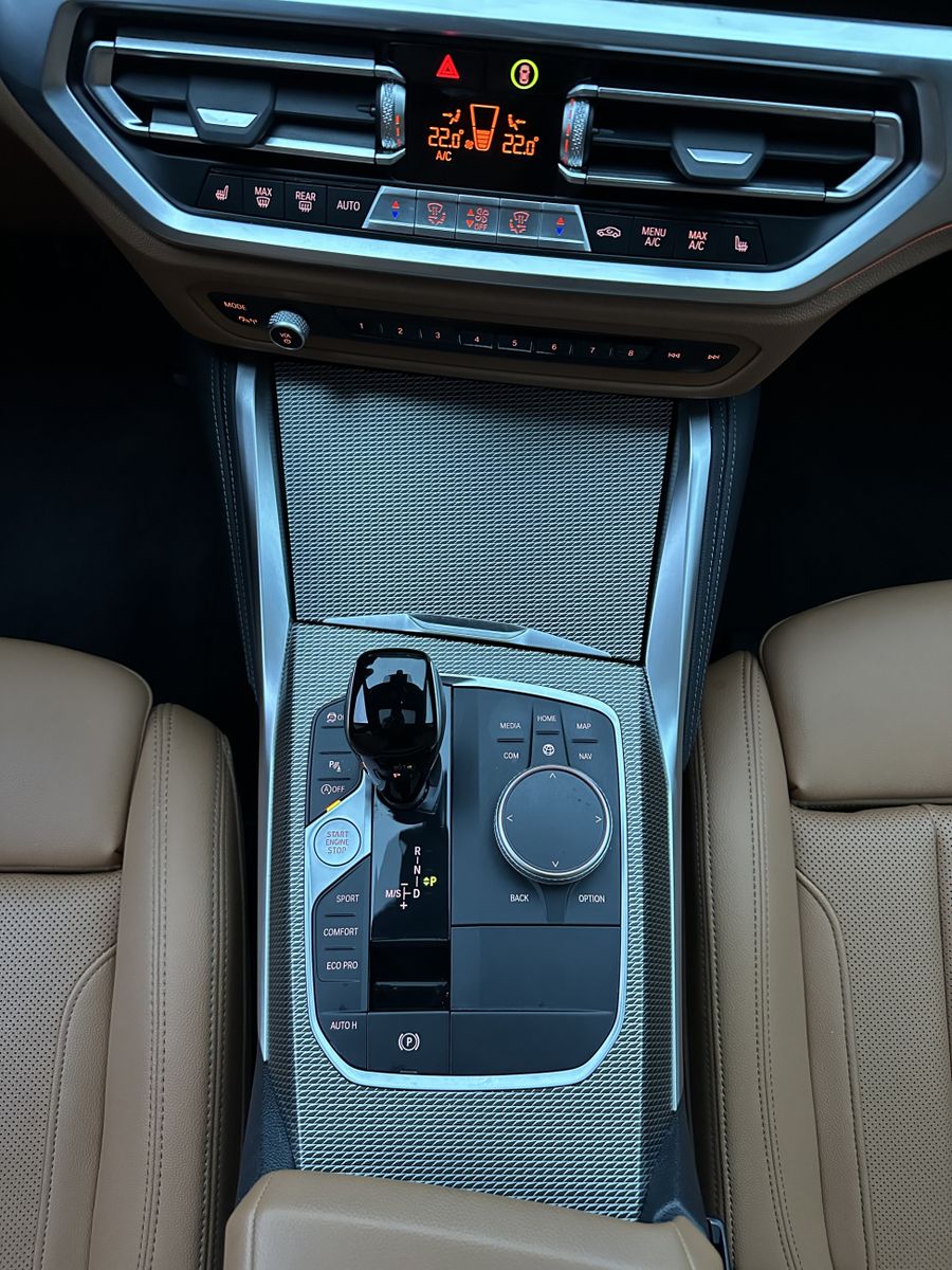 Fahrzeugabbildung BMW 420i Gran Coupé M-Sport Pro NAV+LED+GLASDACH+ACC