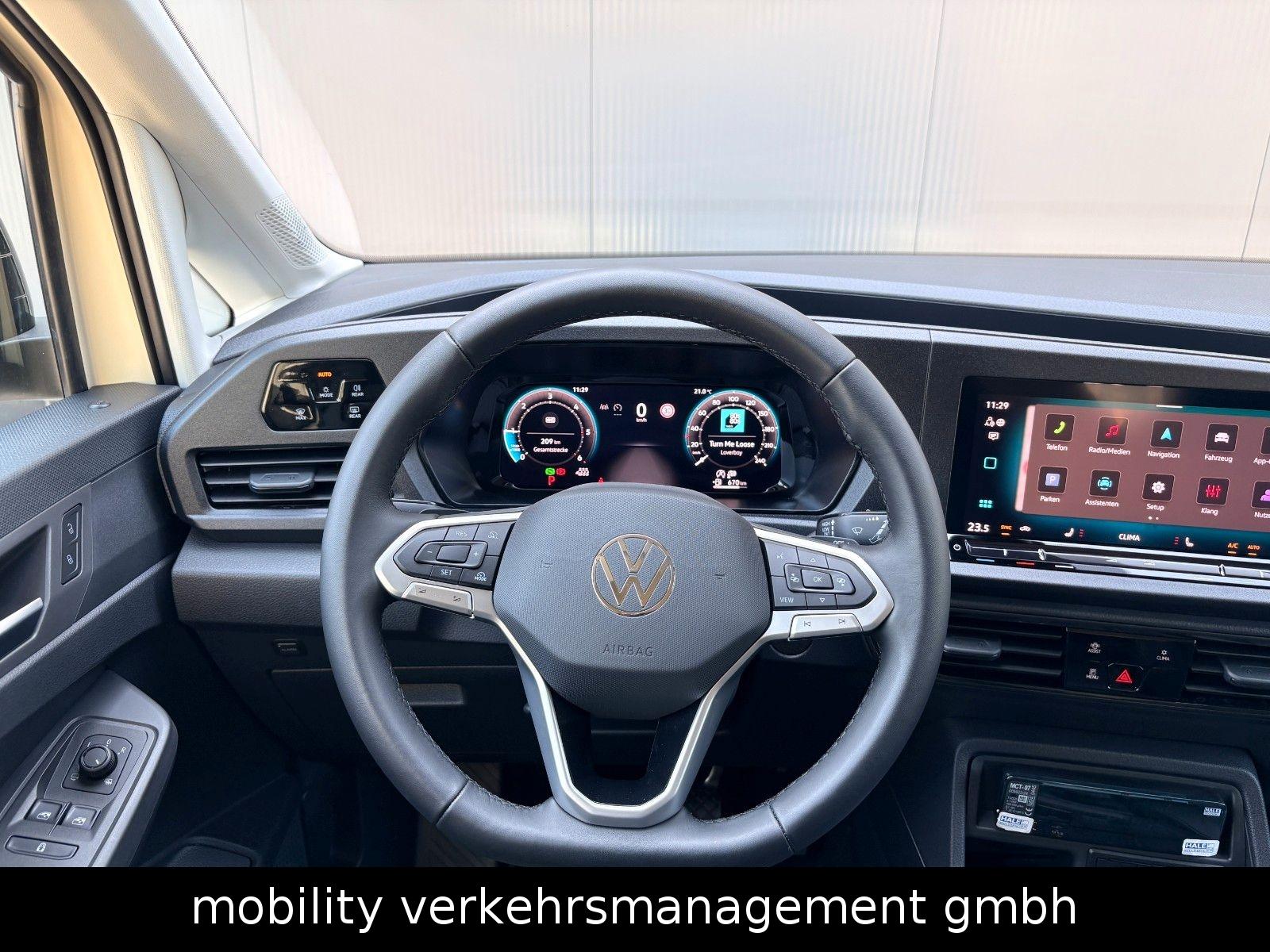 Volkswagen Maxi DSG LED TAXI Rollstuhl ACC Garantie 7-Sitze