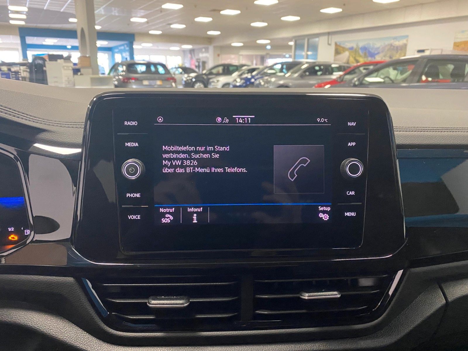 Fahrzeugabbildung Volkswagen T-Roc 1.5 TSI DSG R-Line+ACC+AHK+19"+KAMERA+LED+