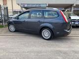 Ford Focus 1.6 (115CV) 5p. Bz.- GPL Ikon - Ford Focus mit LPG-Antrieb: Limousine