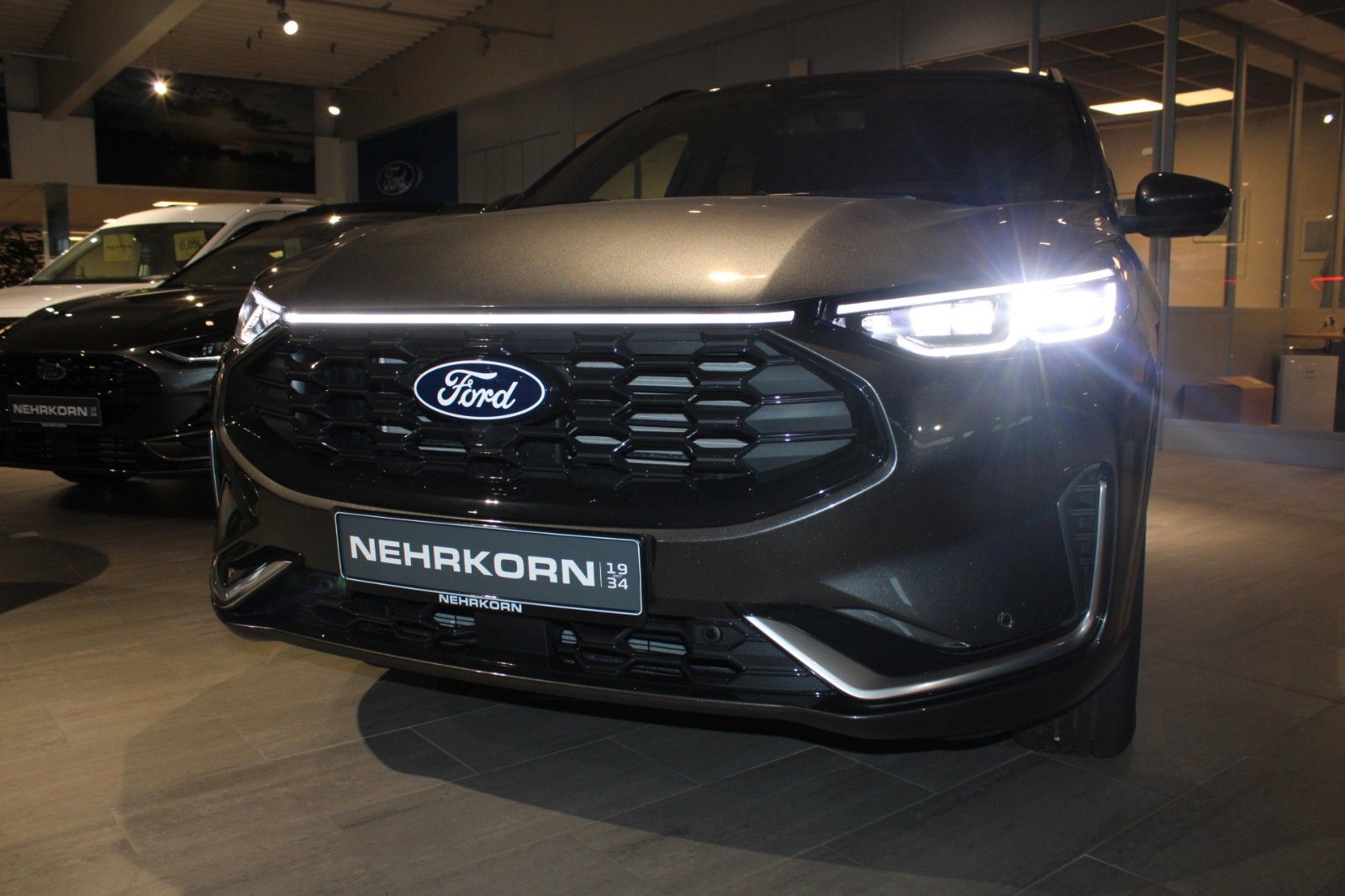 Fahrzeugabbildung Ford Kuga PHEV ST-Line X NAVI LED Matrix Winter Paket