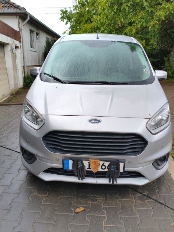 Image of Ford Courier