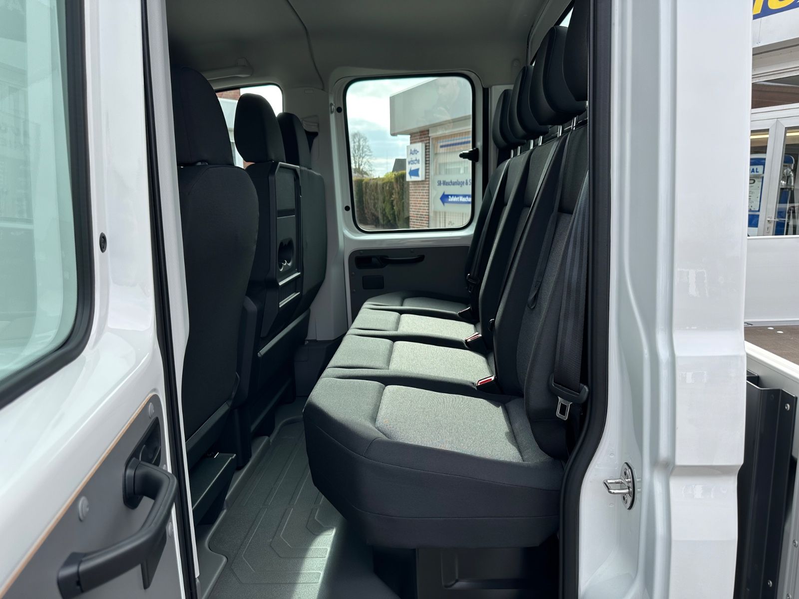Fahrzeugabbildung Volkswagen Crafter Pritsche 35 DOKA 2.0 TDI Klima/GRA