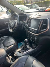 Jeep Cherokee - 9