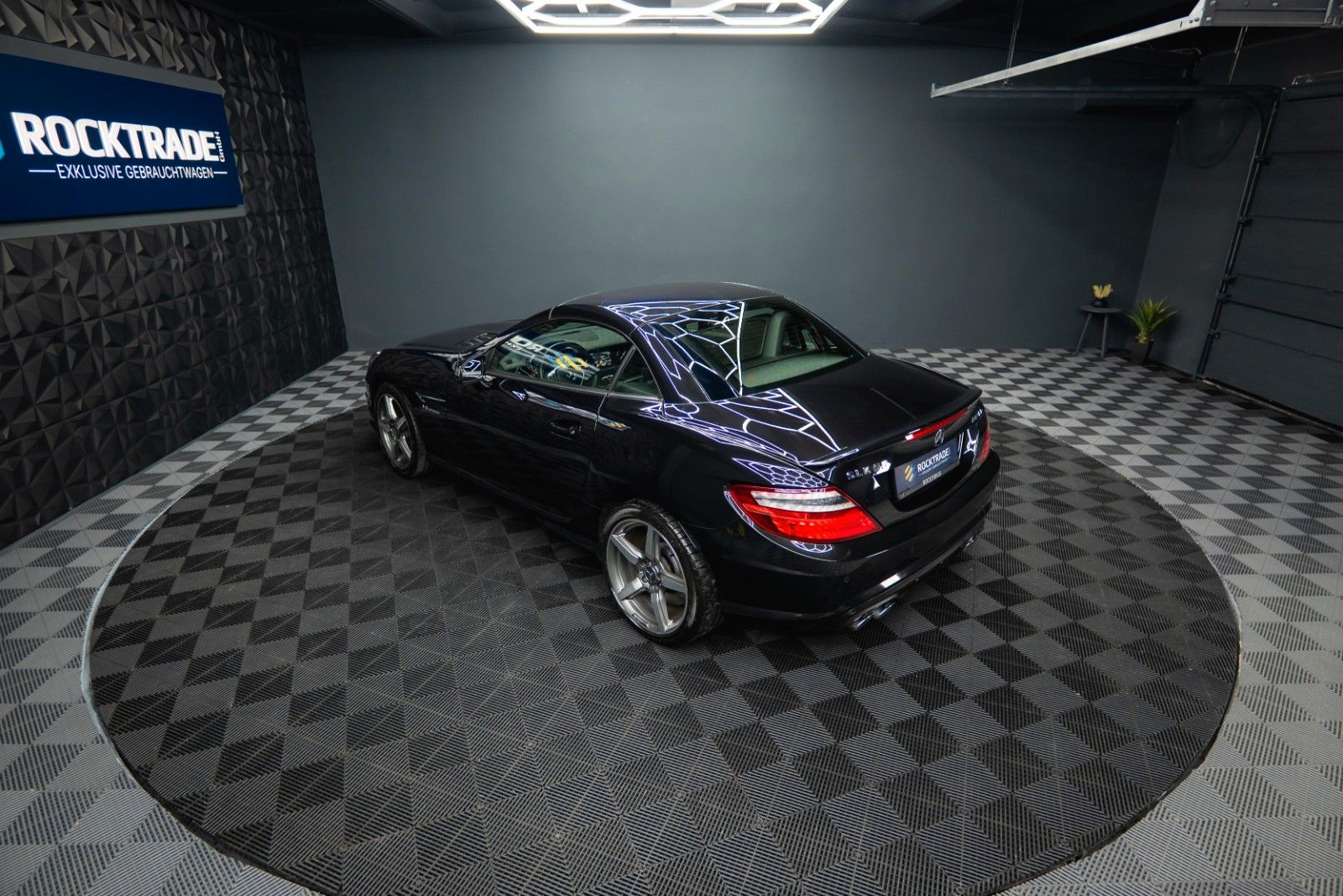 Fahrzeugabbildung Mercedes-Benz SLK 55 V8 AMG Roadster Carbon | Service NEU