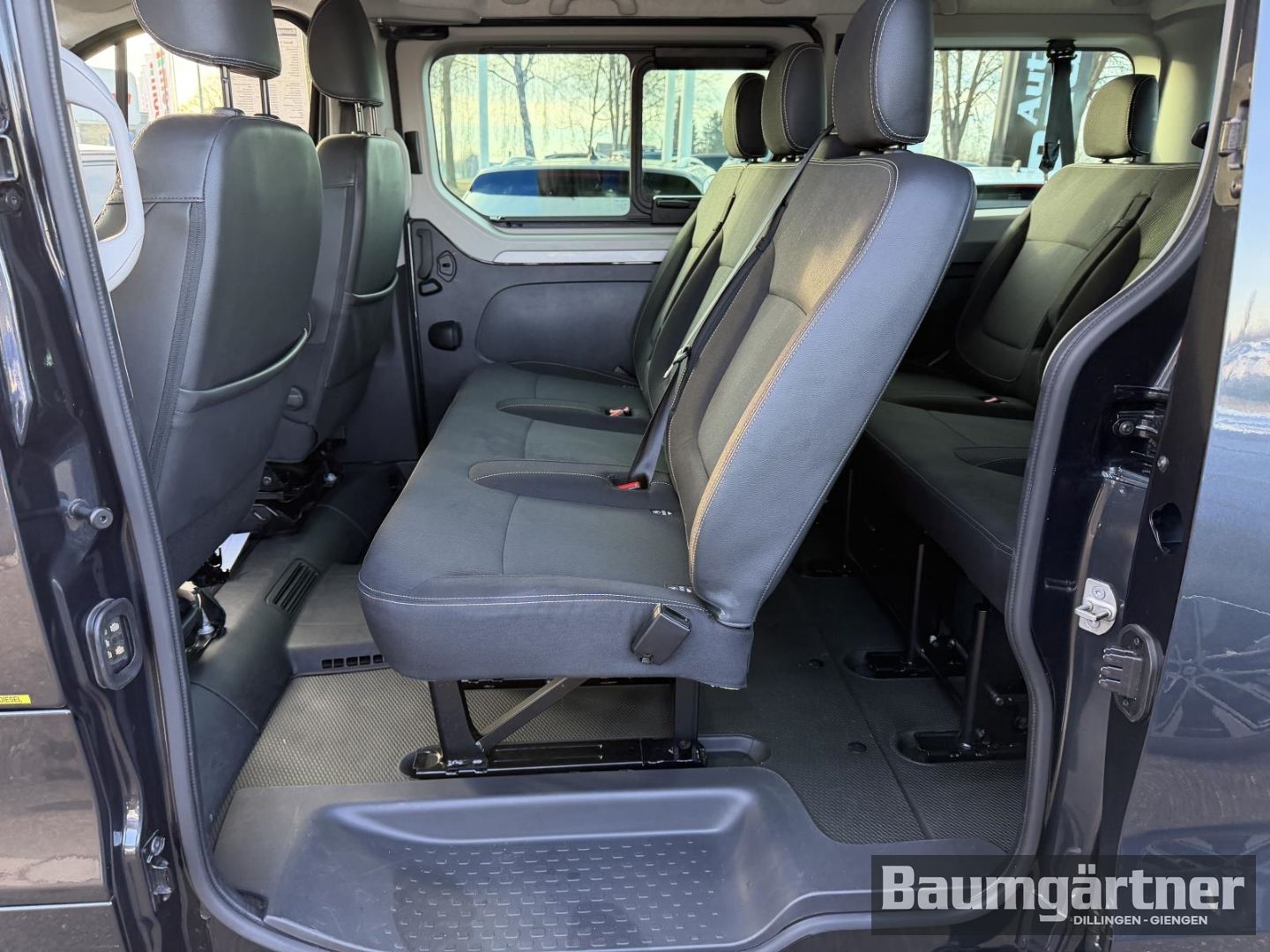 Fahrzeugabbildung Renault Trafic Combi Evolution Blue dCi 150 8-Sitzer