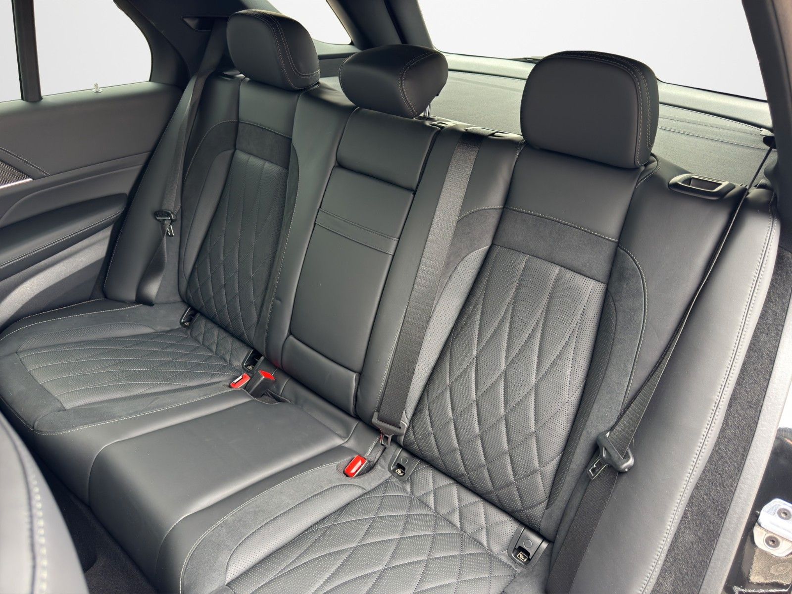 Fahrzeugabbildung Mercedes-Benz GLE 63 S AMG 4M+ ALLBLACK 360° HUD AIR BURM AHK