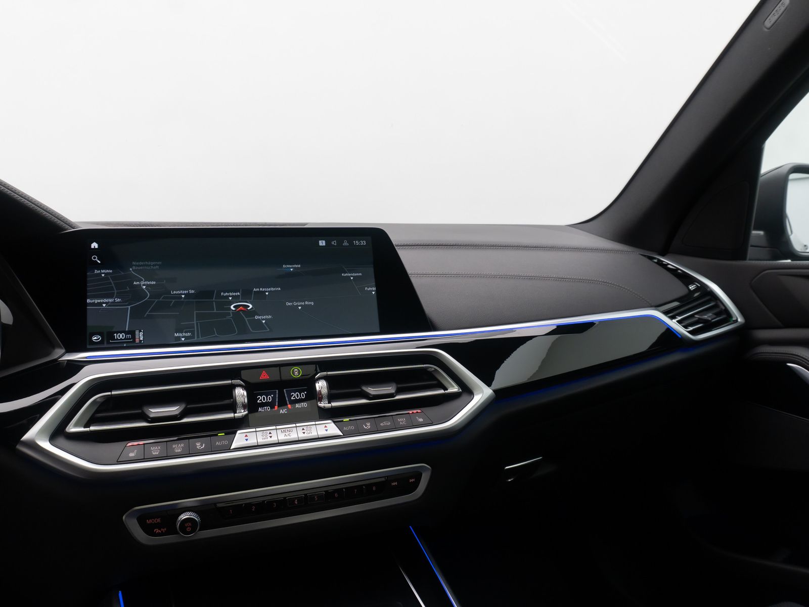 Fahrzeugabbildung BMW X5 xD30d M Sport Panorama 360°HUD DAB HiFi AHK