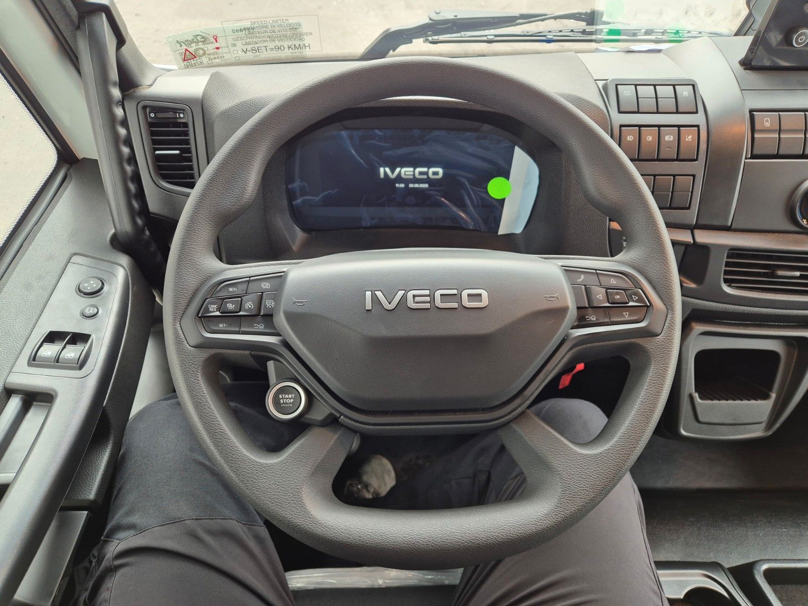 Fahrzeugabbildung Iveco Eurocargo ML120EL25/P Böse Schiebeplanen LBW AHK
