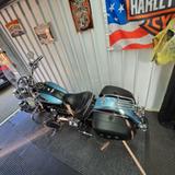 Harley-Davidson Deluxe aus 2009 in Farbe Suede Blue Pearl - Offers matching your search criteria