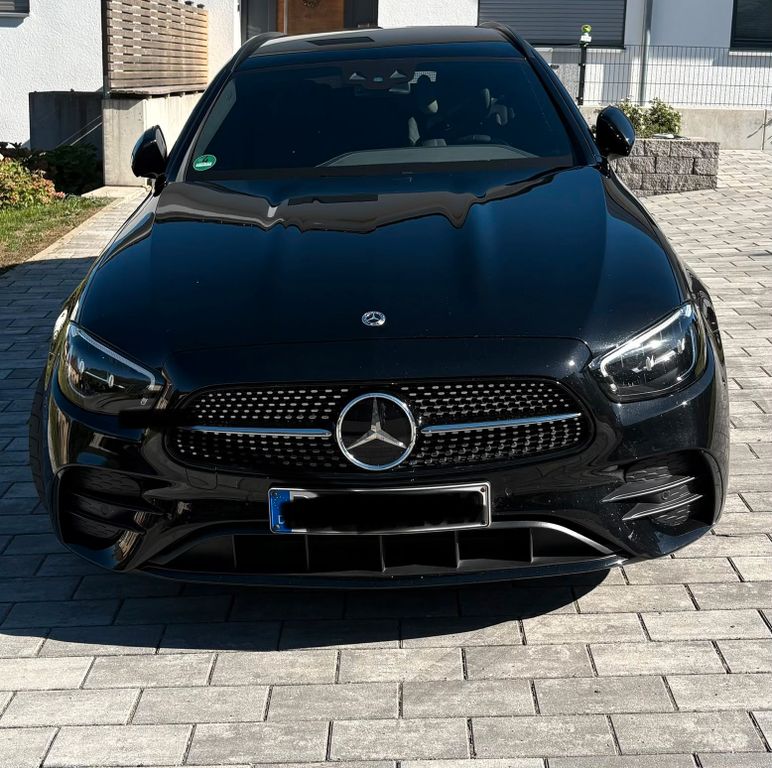 Image of Mercedes-Benz E 300
