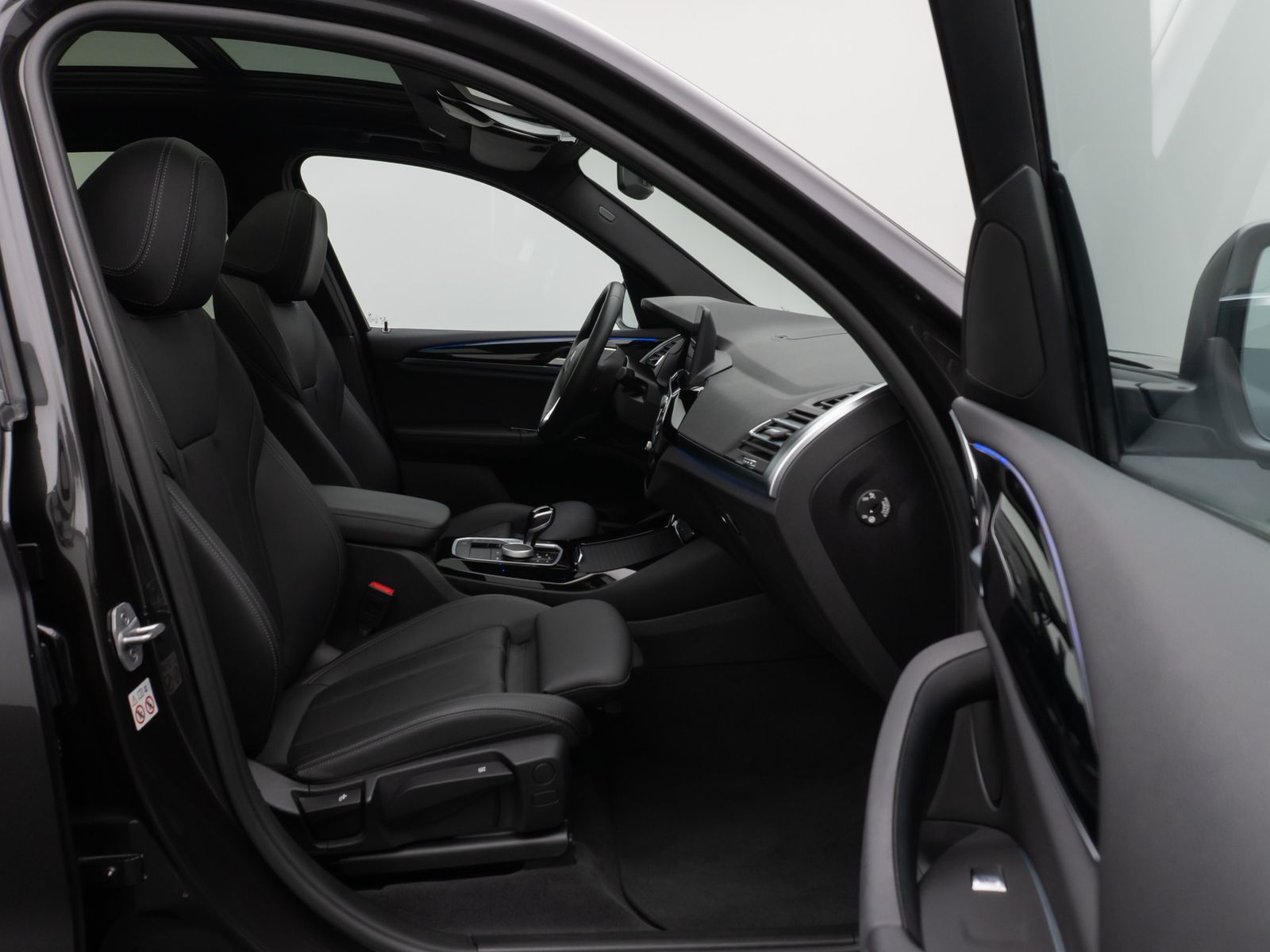 Fahrzeugabbildung BMW X3 xD20d Panor Kamera DAB HiFi Komfort Sport 19"