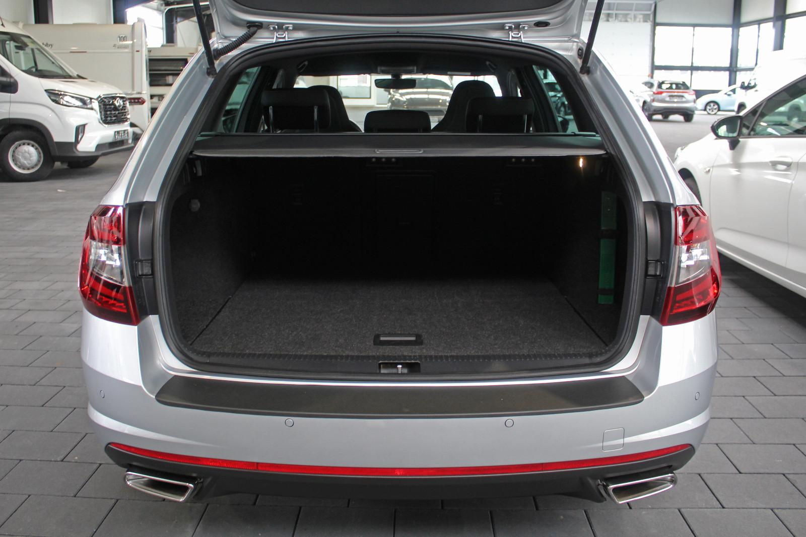 Skoda Octavia Combi 2.0 TSI RS (AHK, Business Paket)