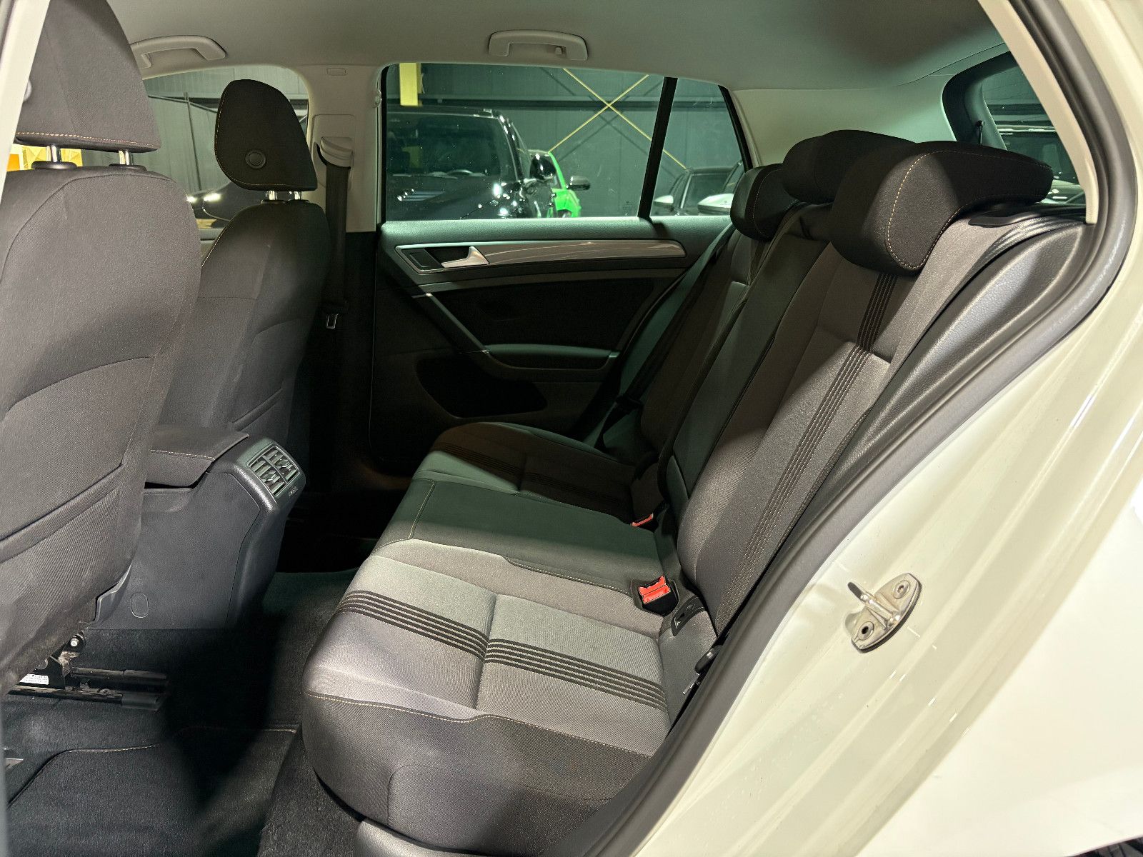 Fahrzeugabbildung Volkswagen Golf VII Lim. Allstar BMT/NAVI/PDC/SHZ/KLIMA/