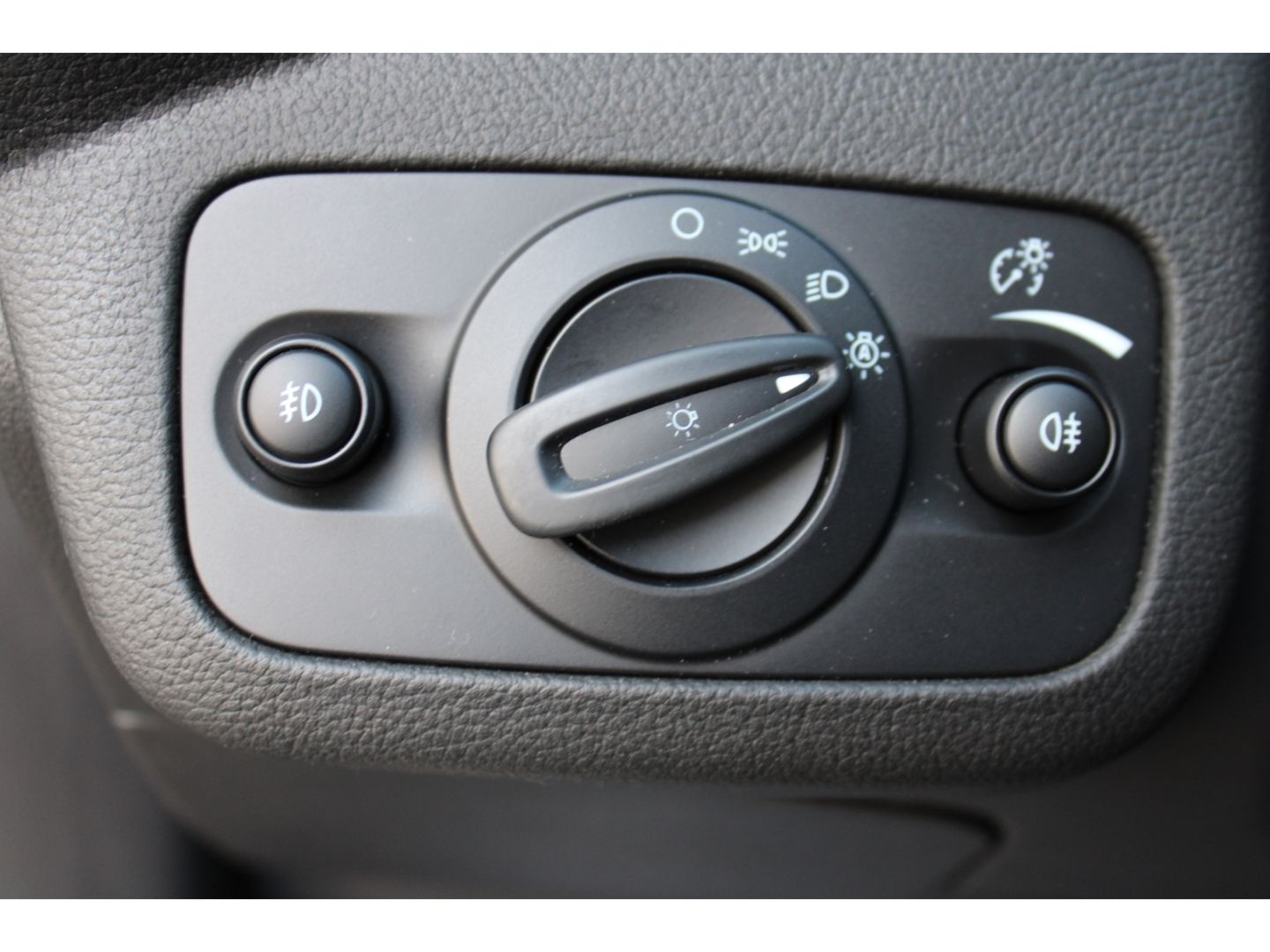Fahrzeugabbildung Ford Kuga 1,5 EcoBoost ST-Line Bi Xenon GRA RFK AHK P