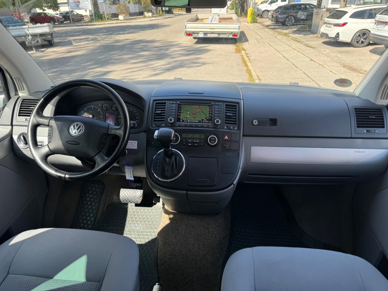 Volkswagen T5 Multivan Comfortline 2.5 TDI 5 cyl. 174 ch BVA / 1ère main / Chauffage auxiliaire / GPS / Attelage