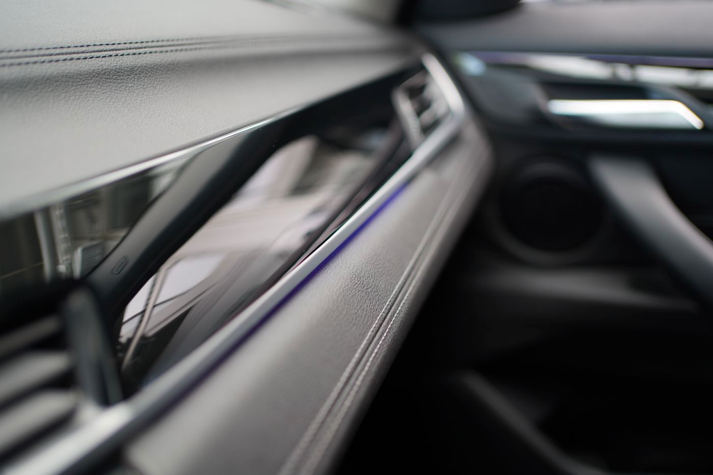 Fahrzeugabbildung BMW X1 20i Sport Line Rückfahrkamer+Navi+Sitzheiz+LE