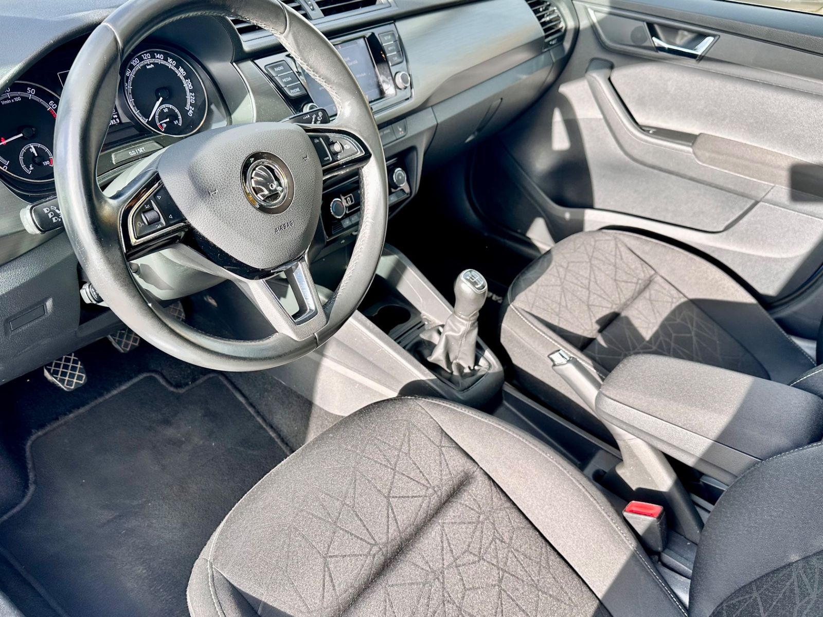 Fahrzeugabbildung SKODA FABIA COMBI CLEVER*MOD.2019+KAMERA*