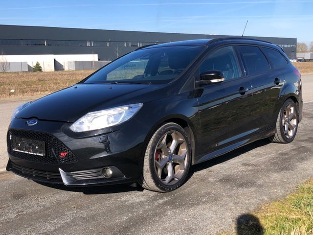 Ford Focus Turnier ST  Leder+Cam.+Led+Vollausstattung