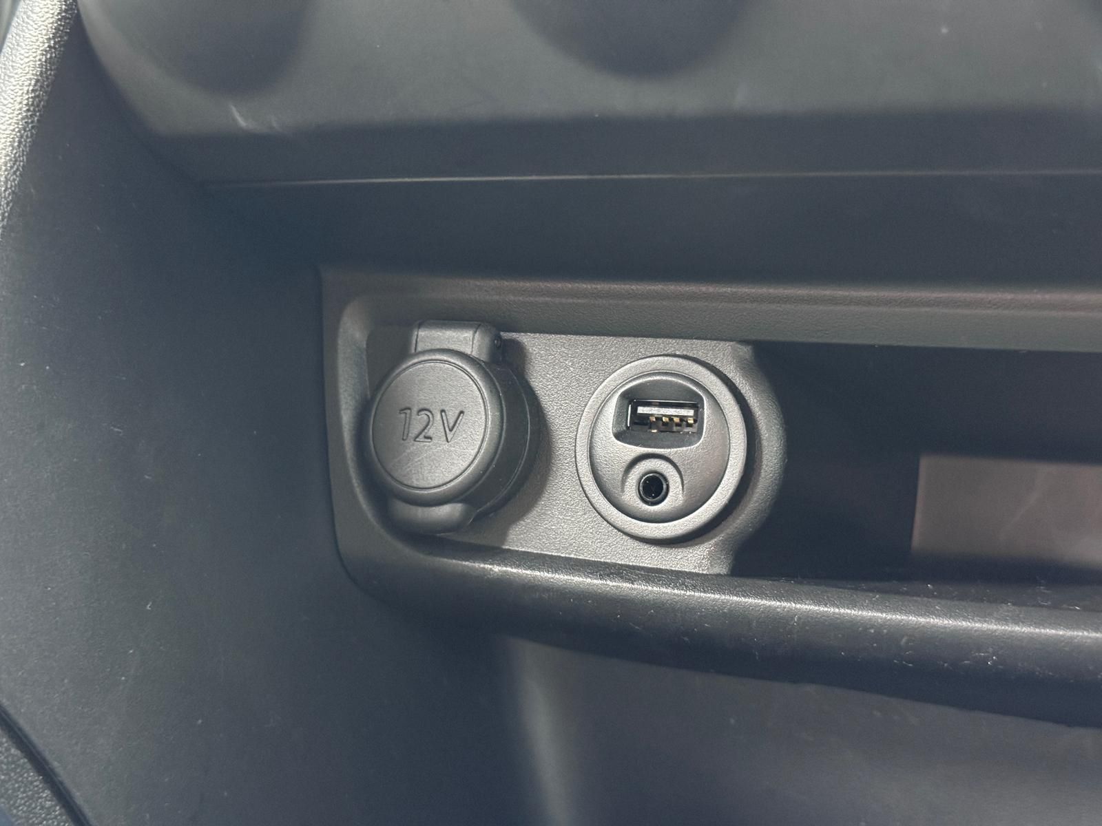 Fahrzeugabbildung Peugeot 1.2 e-VTi/PDC/TEMPOM/LED/HiFi/SITZHEIZ/ALLWETTER