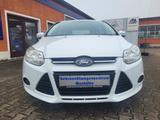 Ford Focus Lim. Ambiente AHK, 1.Hand, Zahnriemen NEU - Ford: Limousine