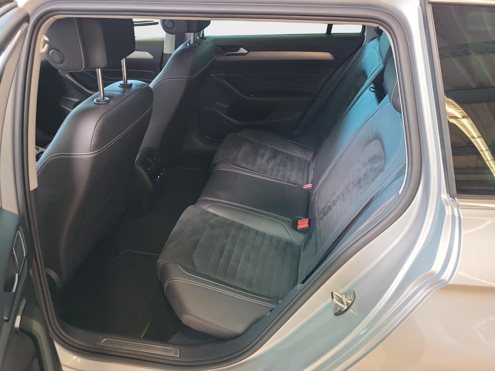 Volkswagen Passat Variant 2.0 TDI DSG Elegance LED-Matrix A