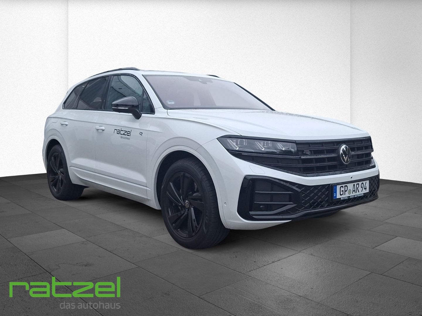 Fahrzeugabbildung Volkswagen Touareg R-Line 3.0 TDI AHK+IQ.Drive+NAVI+LED+PDC