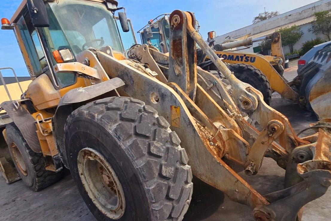 Volvo L120F/2006/OHNE-SCHAUFEL/GETRIEBE-DEFEKT