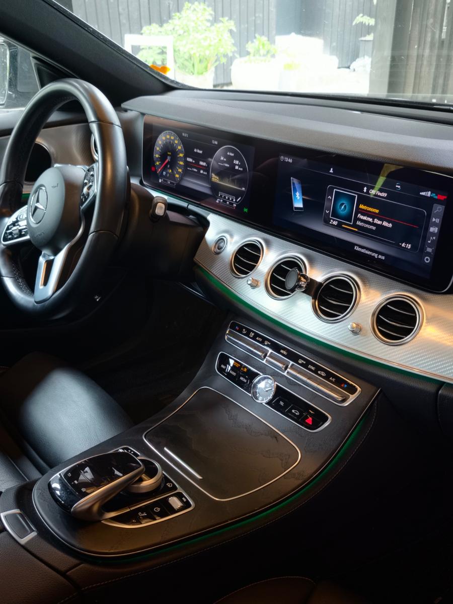 Mercedes-Benz E 220d Kombi - Sportstyle - 8-fach bereift