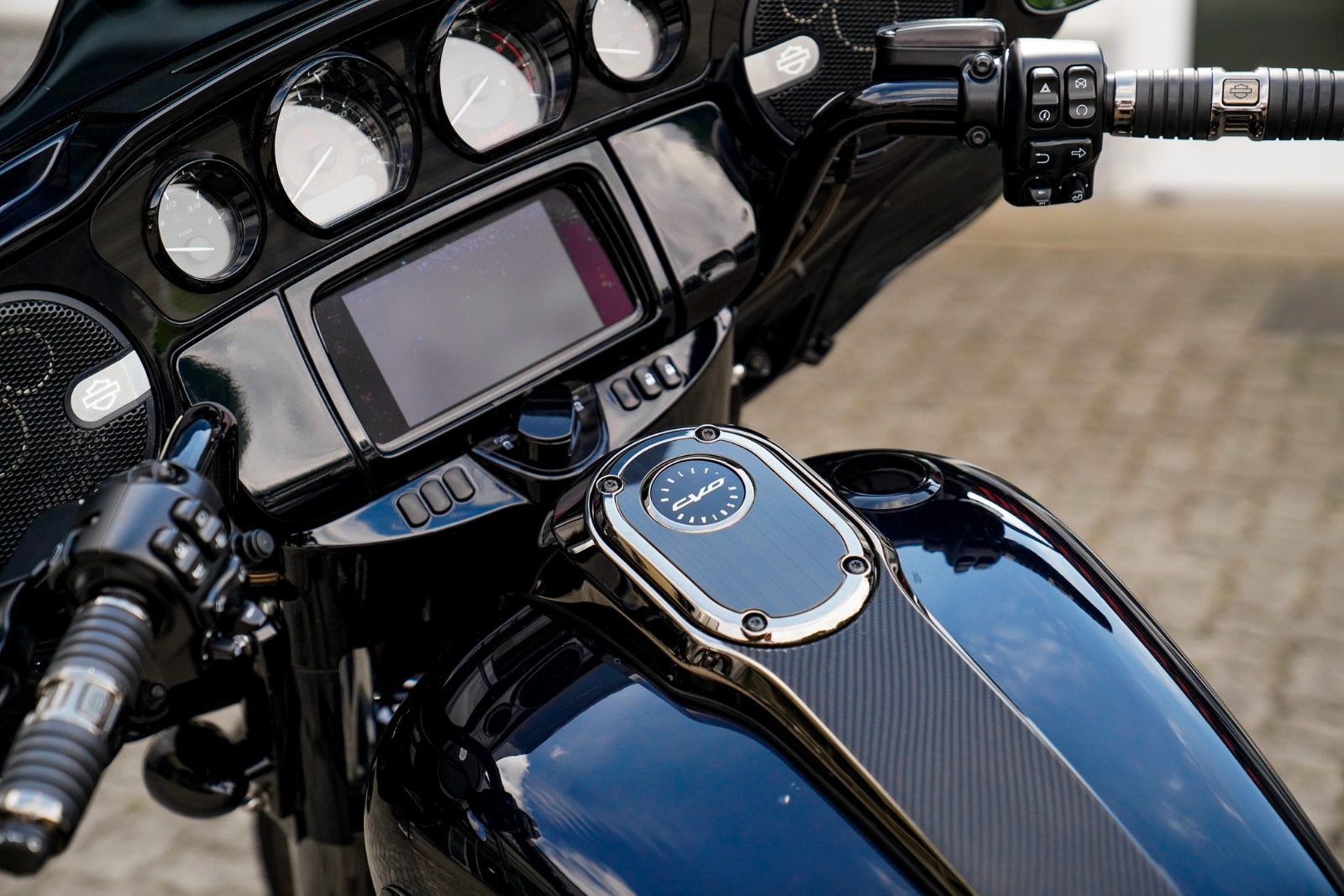 Fahrzeugabbildung Harley-Davidson CVO Street Glide -Jekill&Hyde-Stage IV Kit 131ci