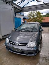 Nissan Almera Tiino 2.2 dci - Nissan Almera Tino mit Diesel-Antrieb: 2.2