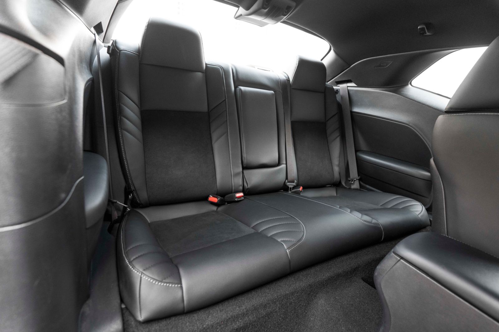 Fahrzeugabbildung Dodge Challenger 6,4L SCAT PACK ALPINE CARPLAY KAM