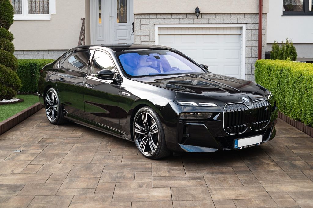 Image of BMW 760