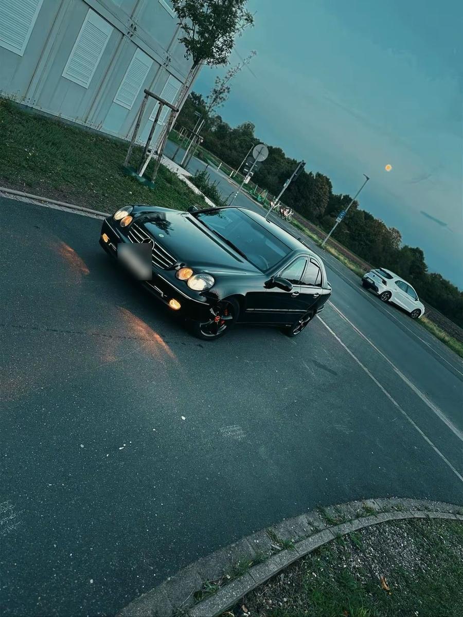 Mercedes-Benz C 180