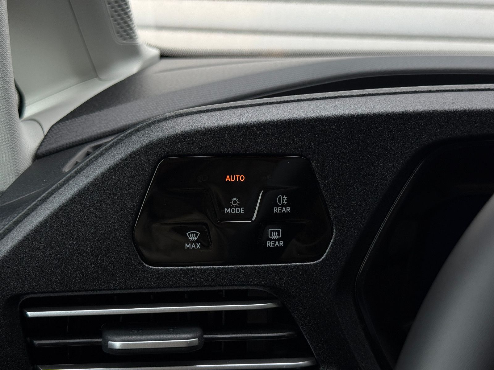 Fahrzeugabbildung Volkswagen Caddy Life "Energy" TSI eHybrid ACC Navi Kamera