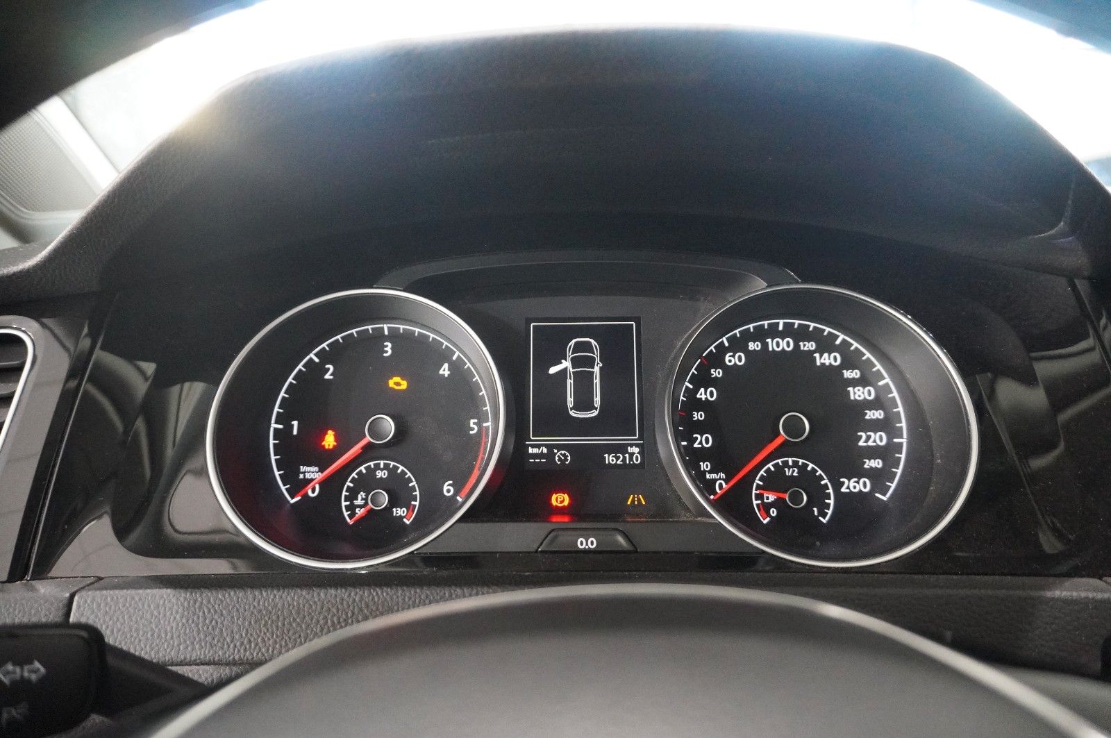 Fahrzeugabbildung Volkswagen Golf VII VAR. 1.6 TDI IQ-DRIVE NAVI/LED/ACC/AHK