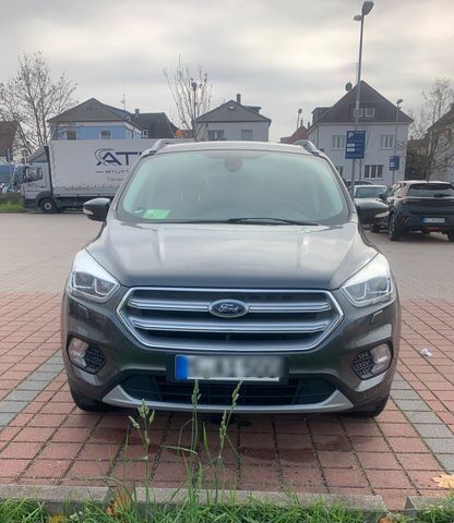 Ford Kuga bj. 2018  2,0 Tdci  112500 km To...