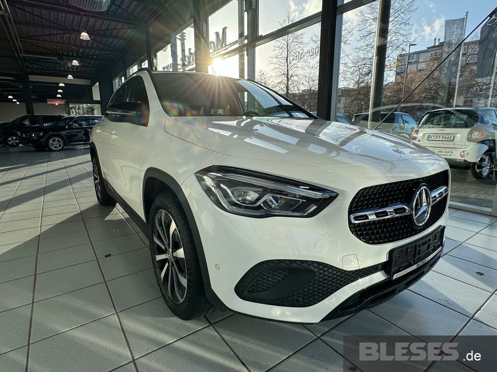 MERCEDES-BENZ GLA 180 – Bild 3