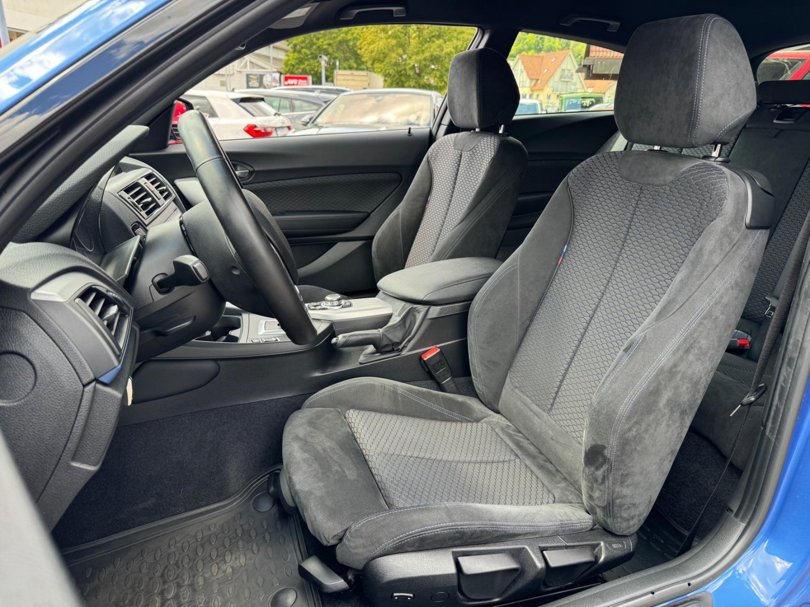 BMW 118 i Aut. M Sport Paket *NAVI*BI-XENON*PDC*MFL*