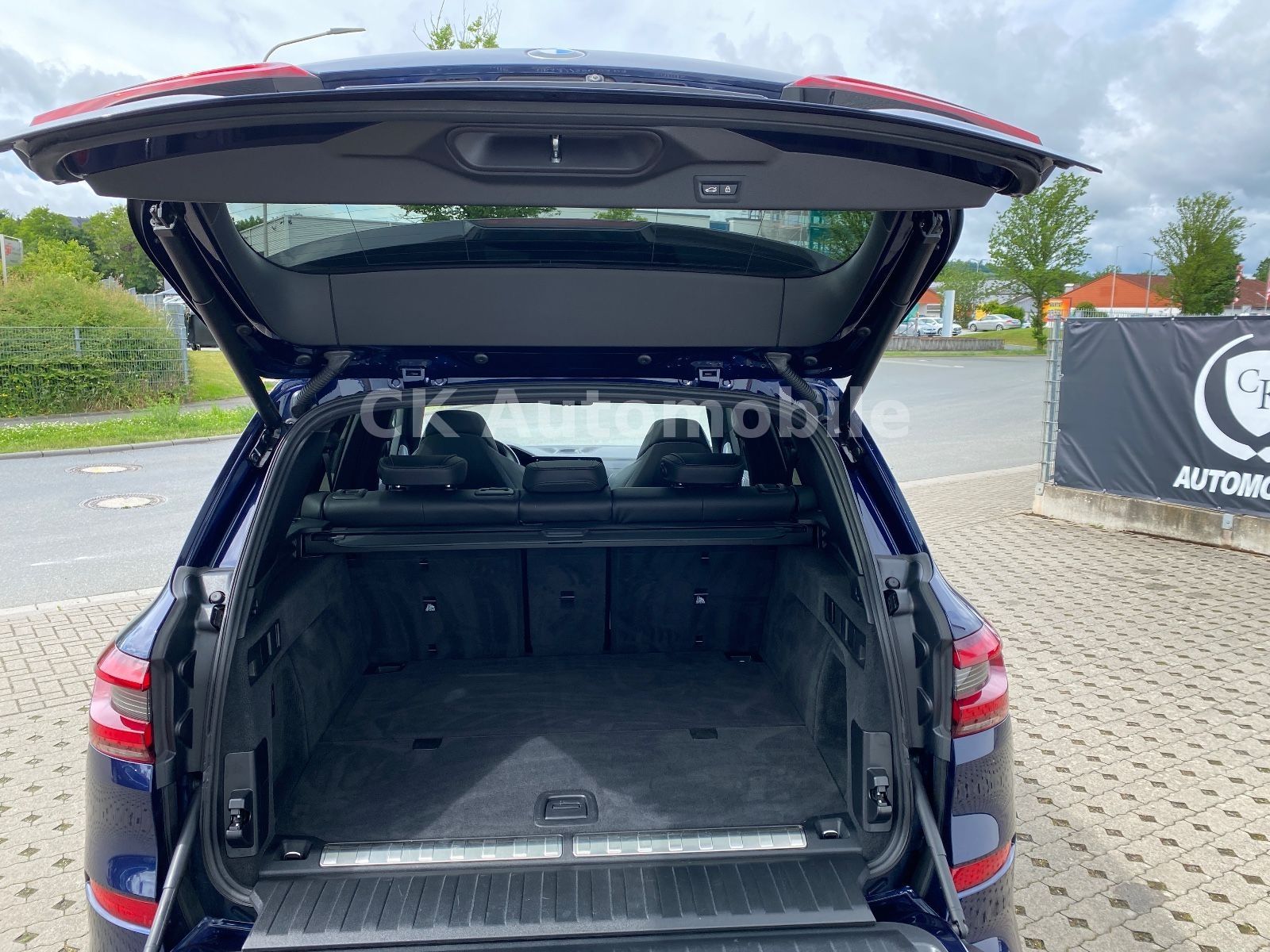 Fahrzeugabbildung BMW X5 xDrive45e M-Sport/Laser/Pano/Head-Up/360°/AHK