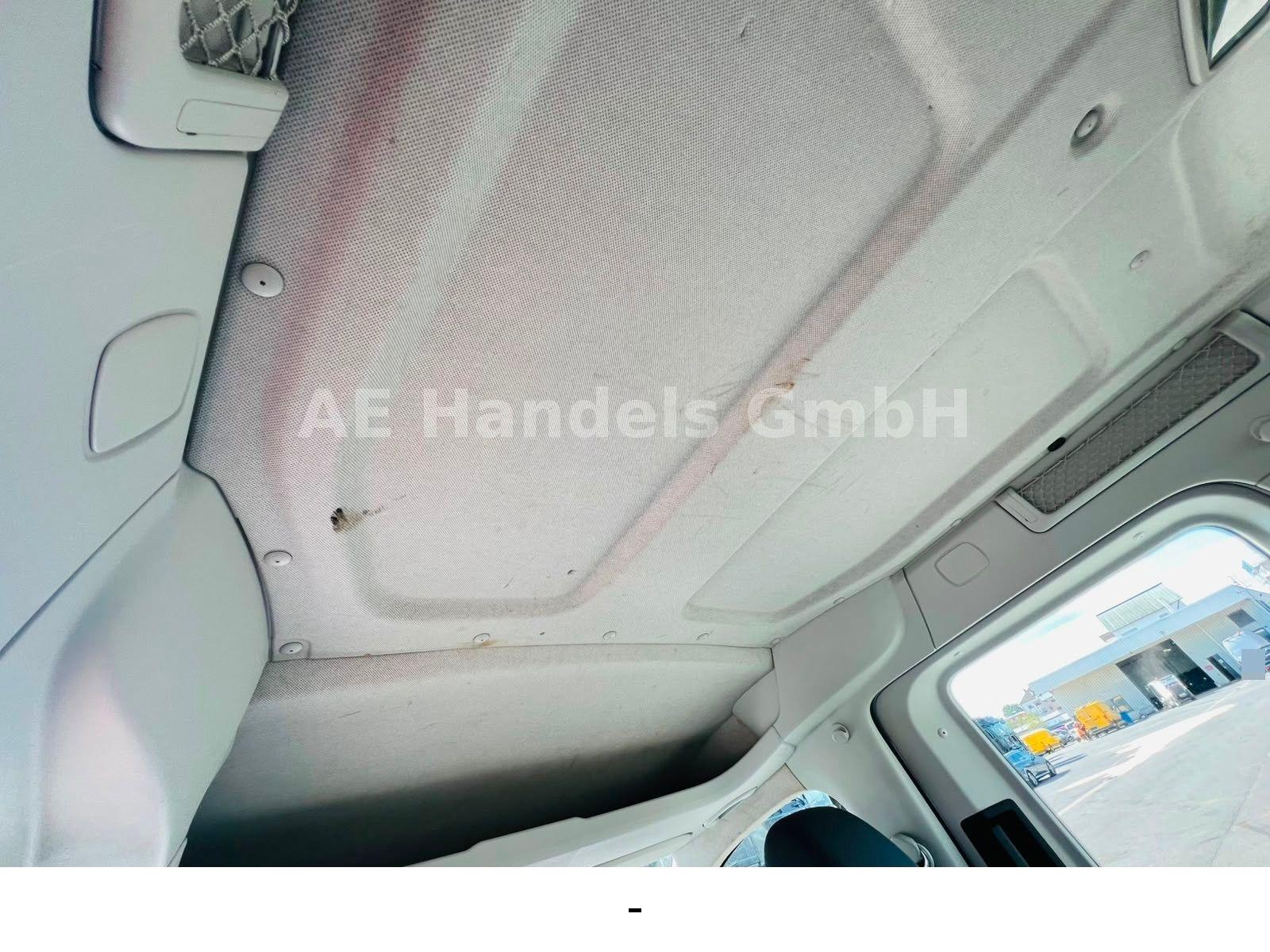 Volkswagen Caddy 2013 — photo 37