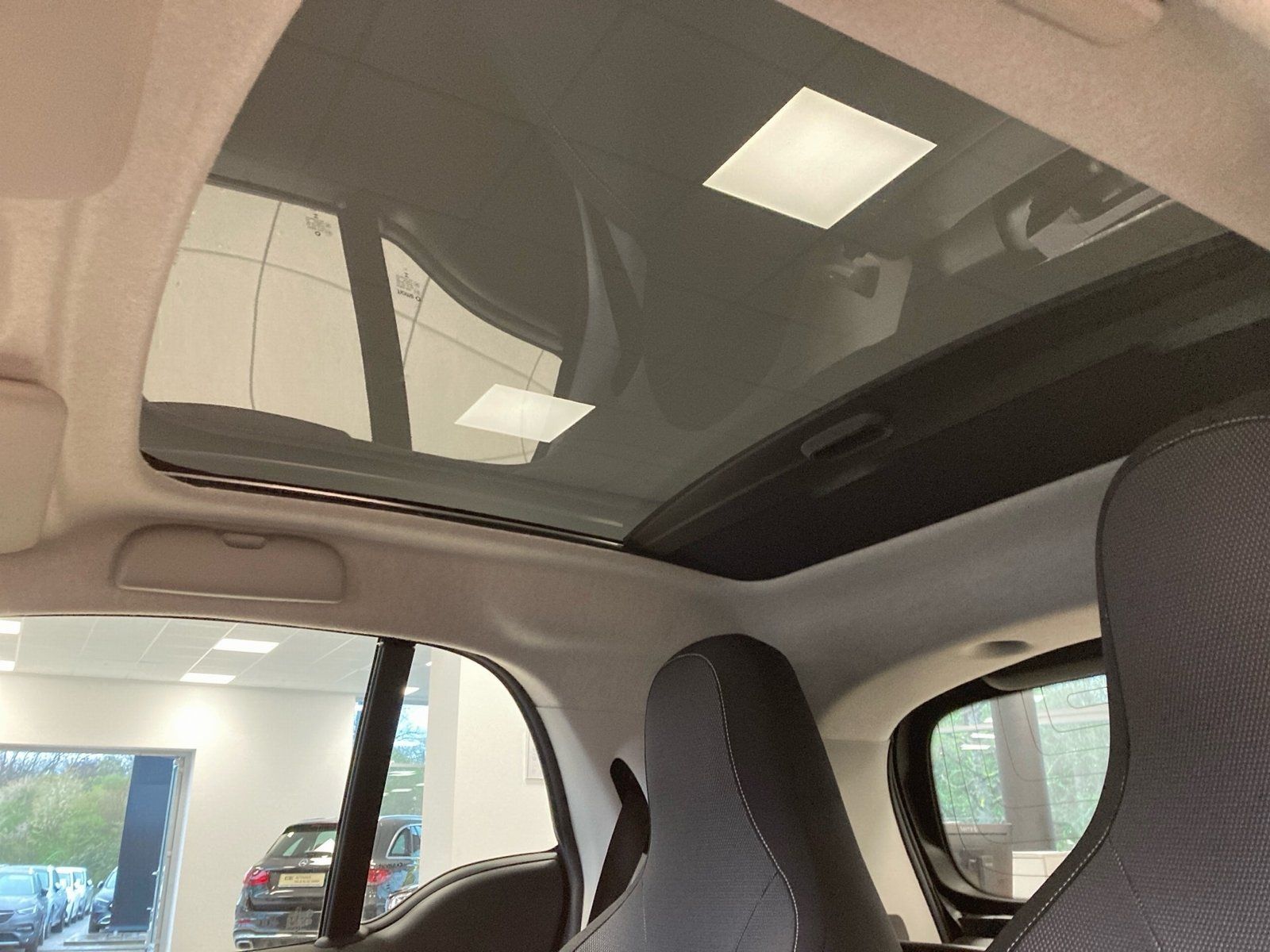 Fahrzeugabbildung Smart smart EQ fortwo Exclusive*Kamera*Media*LED*22kW*