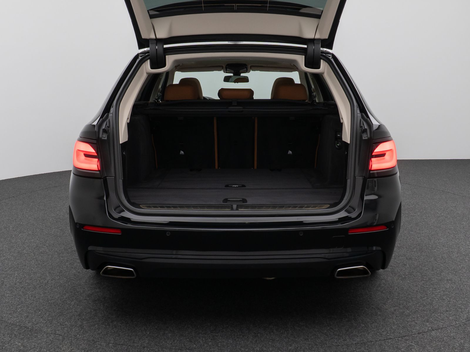 Fahrzeugabbildung BMW 530d  xD Panorama Kamera DAB HiFi AHK Alarm ACC