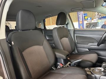MYAUTOCENTER – Gebraucht- und Jahreswagen mit Werkstattservice in Pfaffenhofen Mitsubishi ASX Edition 100+ 4WD *TÜV*Xenon*Kamera*