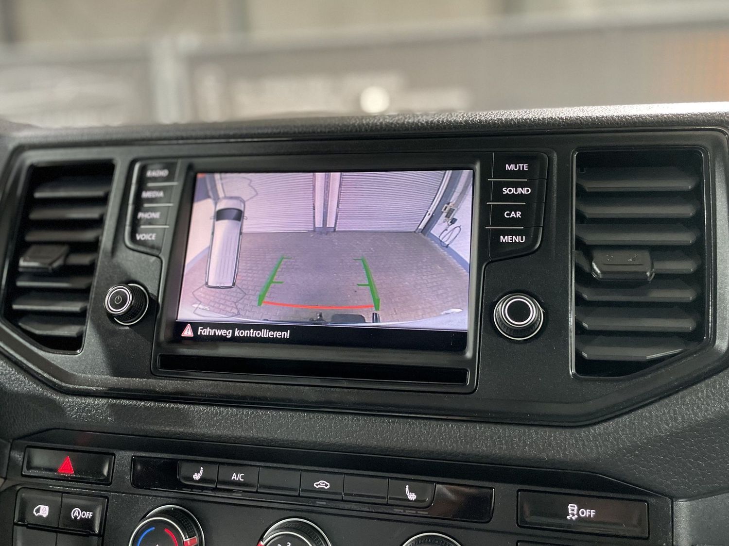 Fahrzeugabbildung Volkswagen Crafter Kasten 35 Hochdach #Kamera#AHK