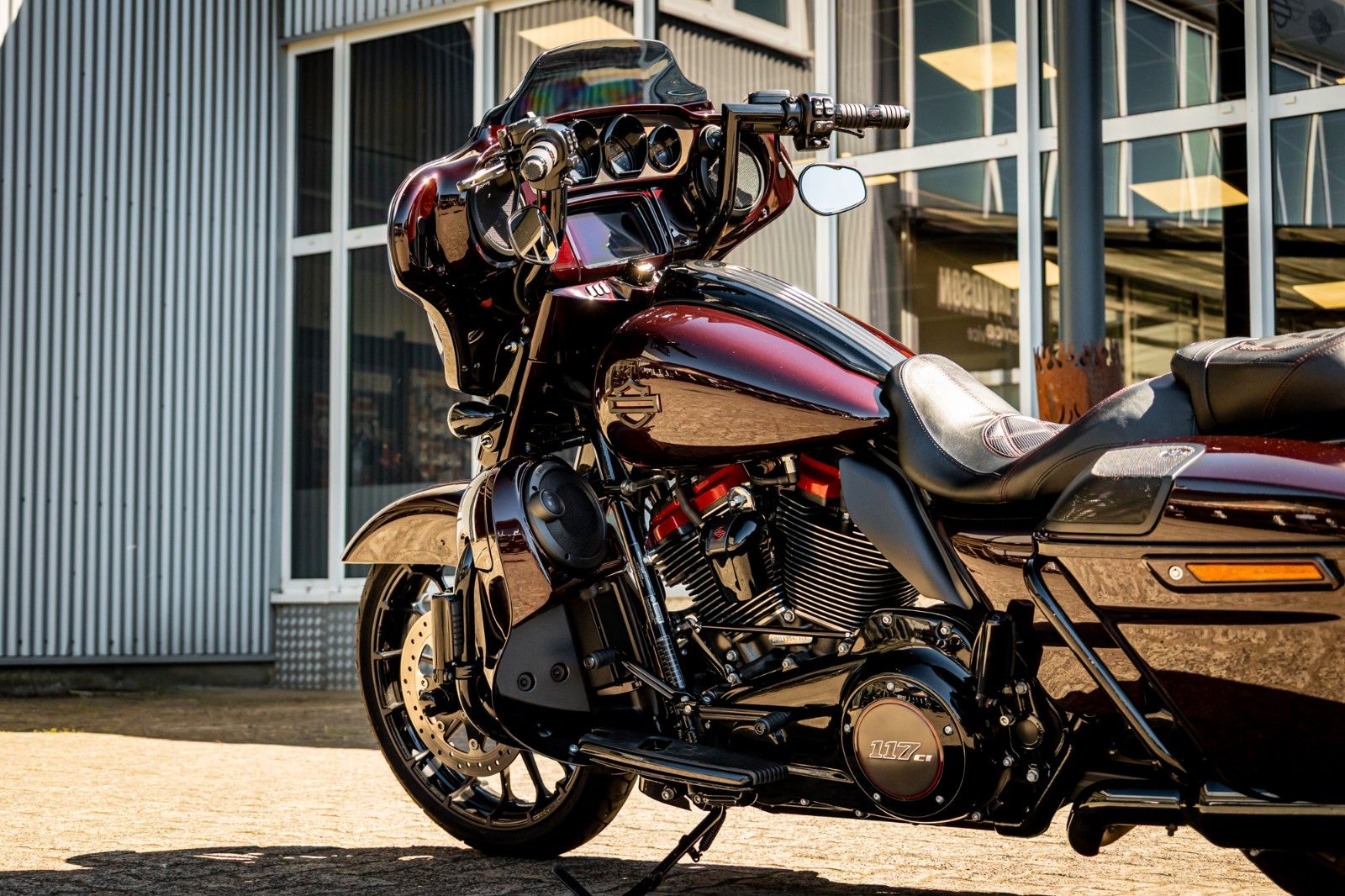 Fahrzeugabbildung Harley-Davidson CVO STREET GLIDE 117 FLHXSE