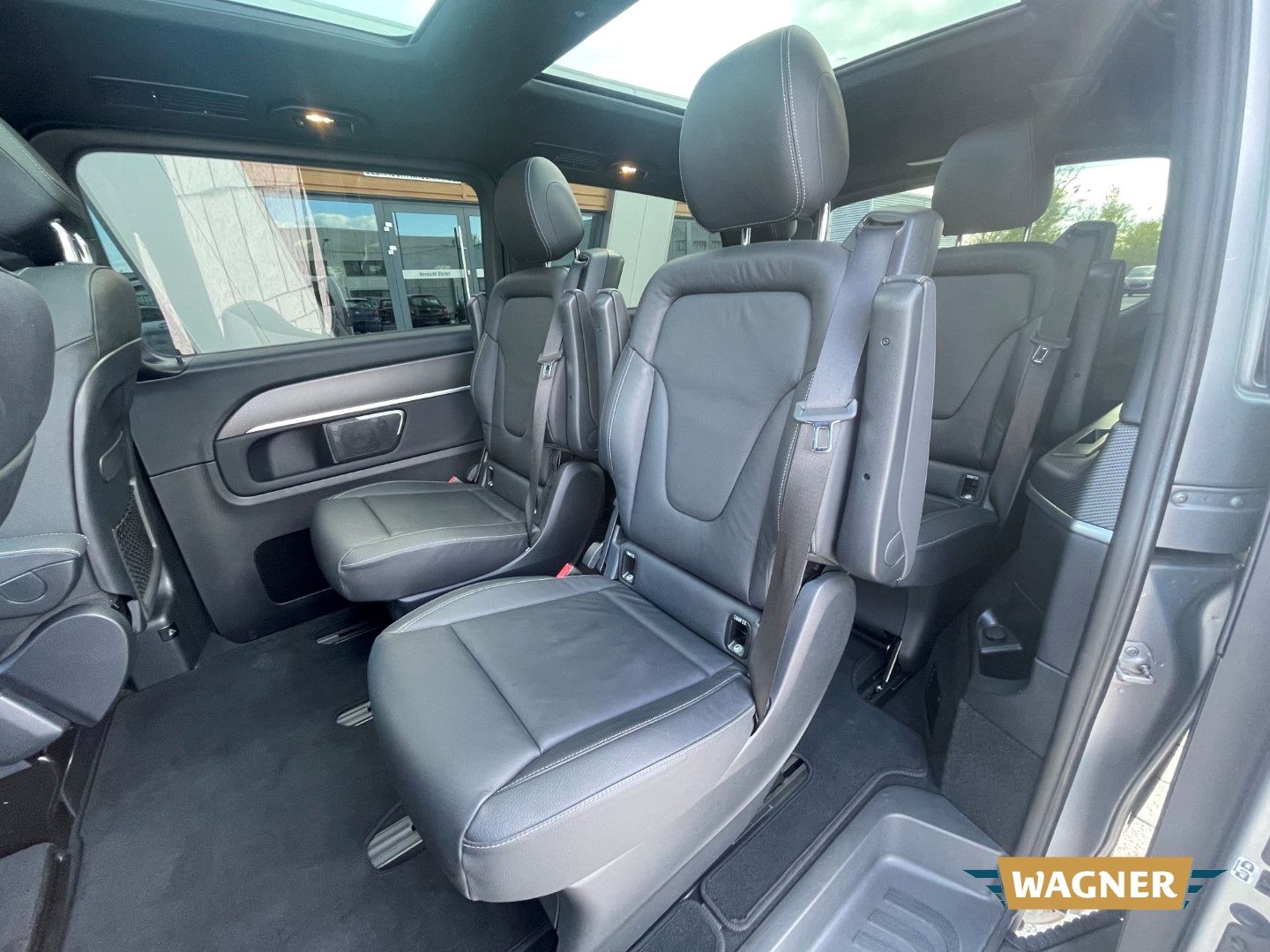 Fahrzeugabbildung Mercedes-Benz V 250 d AVANTGARDE AMG EDITION lang Night Paket